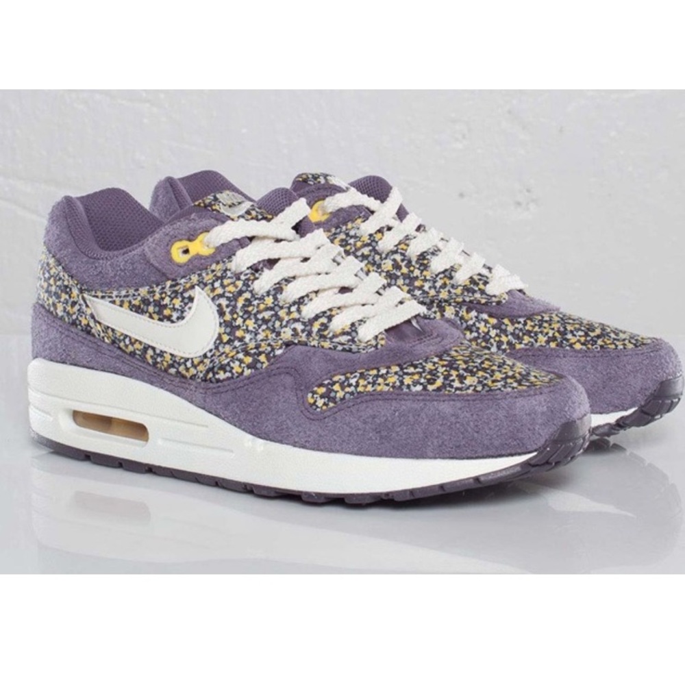Nike shoes (rare)